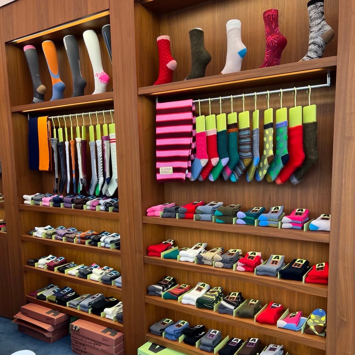 Wedding Socks and Groomsmen Gifts — Soxfun custom sock guide